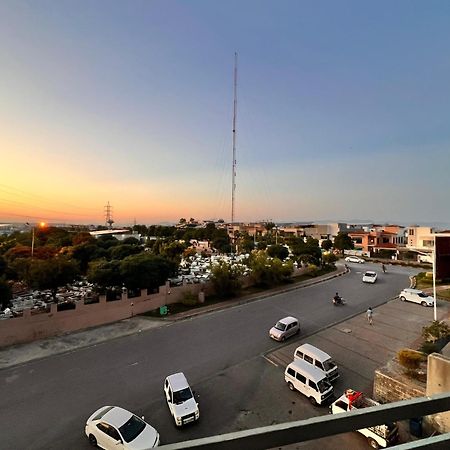 Comfortable Rental Apartments In Bahria Town Равалпинди Экстерьер фото