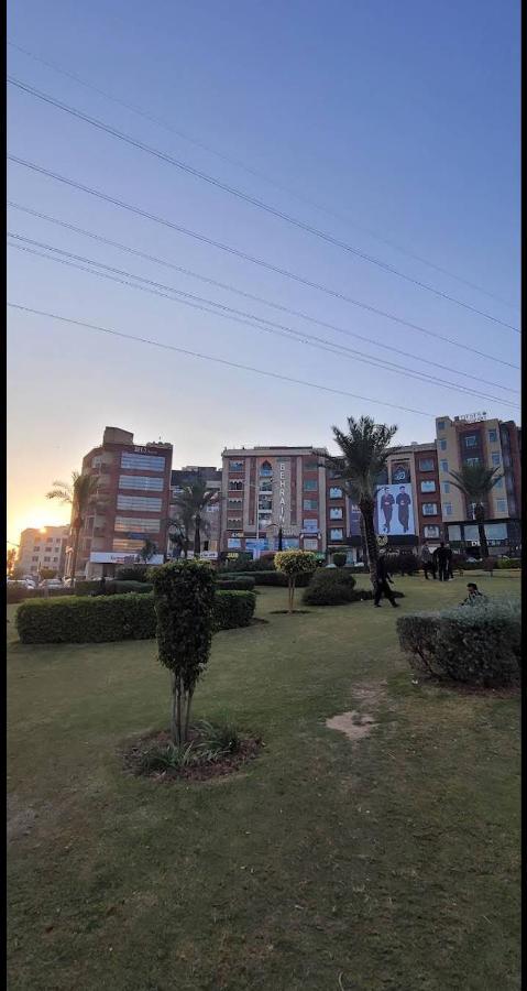 Comfortable Rental Apartments In Bahria Town Равалпинди Экстерьер фото
