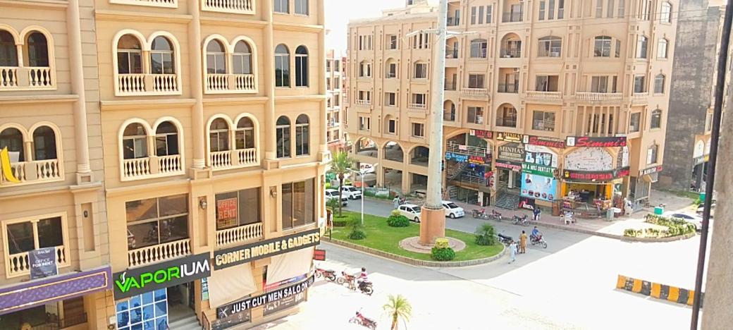 Comfortable Rental Apartments In Bahria Town Равалпинди Экстерьер фото