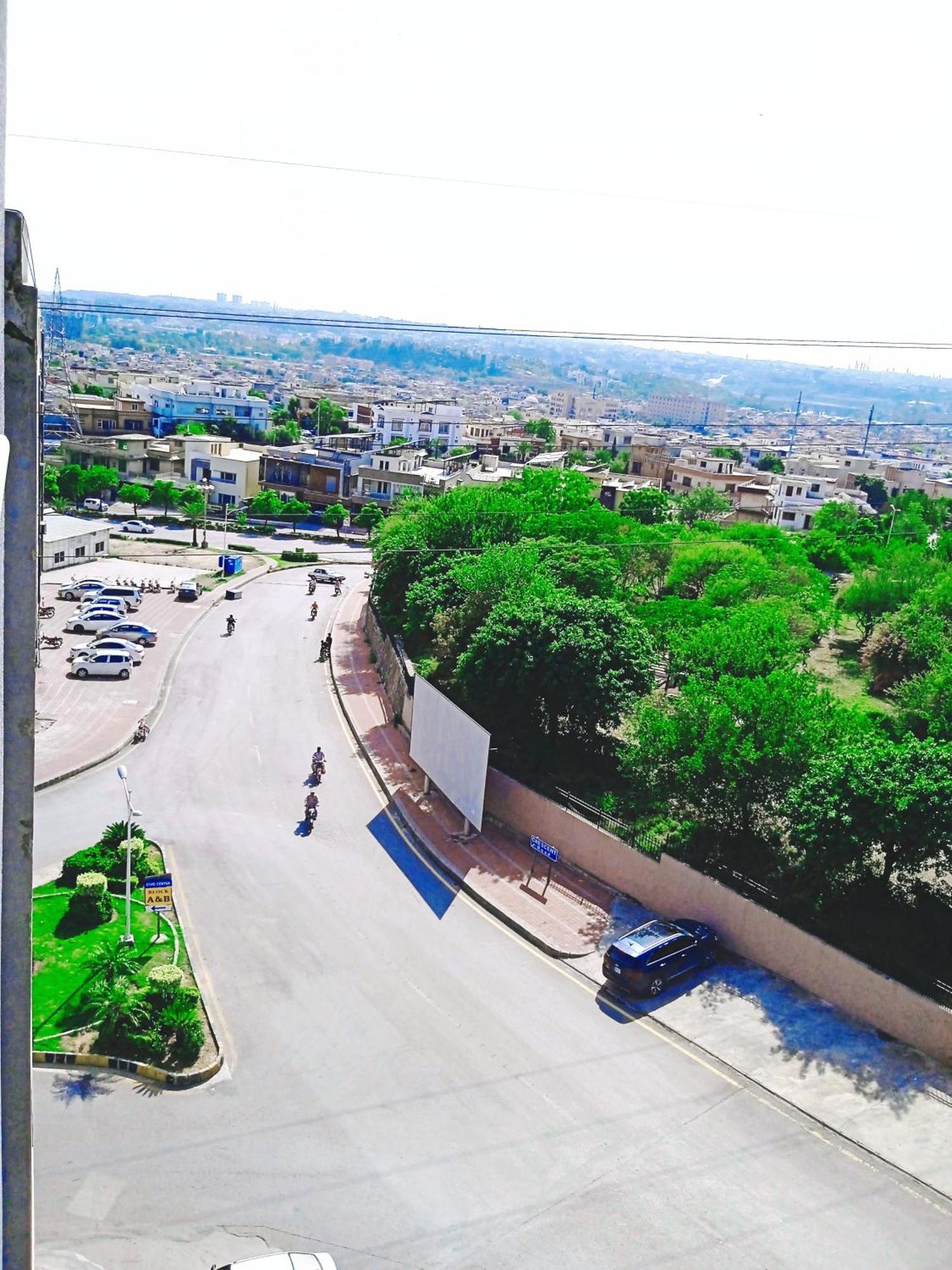 Comfortable Rental Apartments In Bahria Town Равалпинди Экстерьер фото