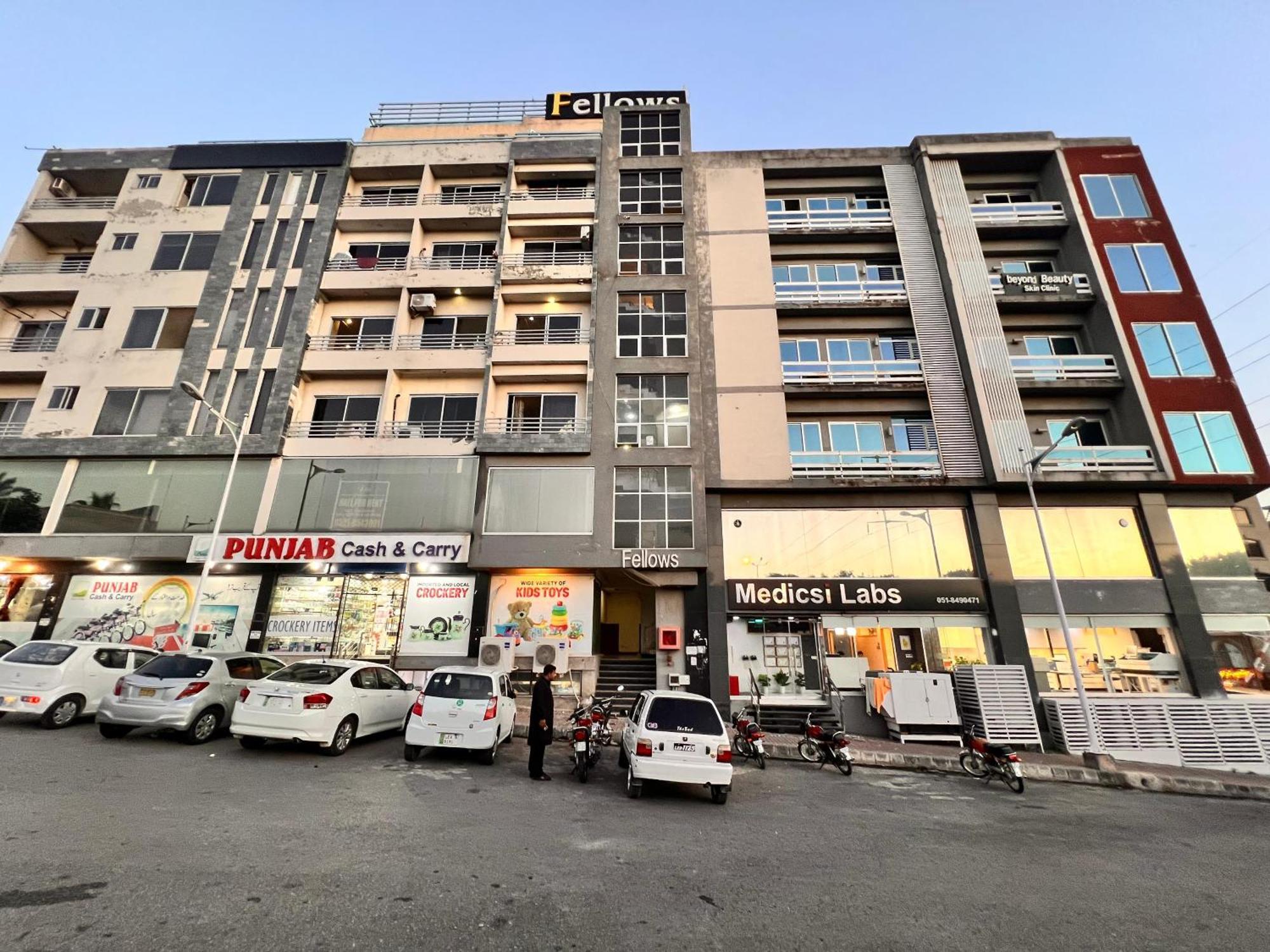 Comfortable Rental Apartments In Bahria Town Равалпинди Экстерьер фото
